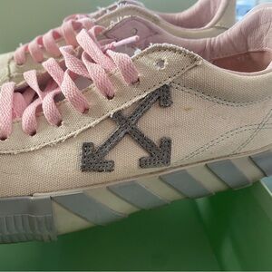 Off-White Women's Sneakers in beige and Gray with pink accents